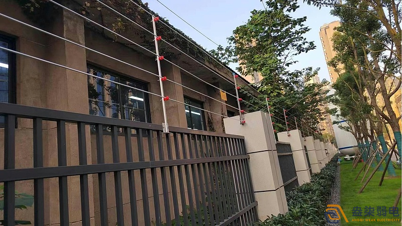 電子圍欄會被風(fēng)吹倒嗎？